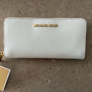 Michael Kors White Wallet - NWT
